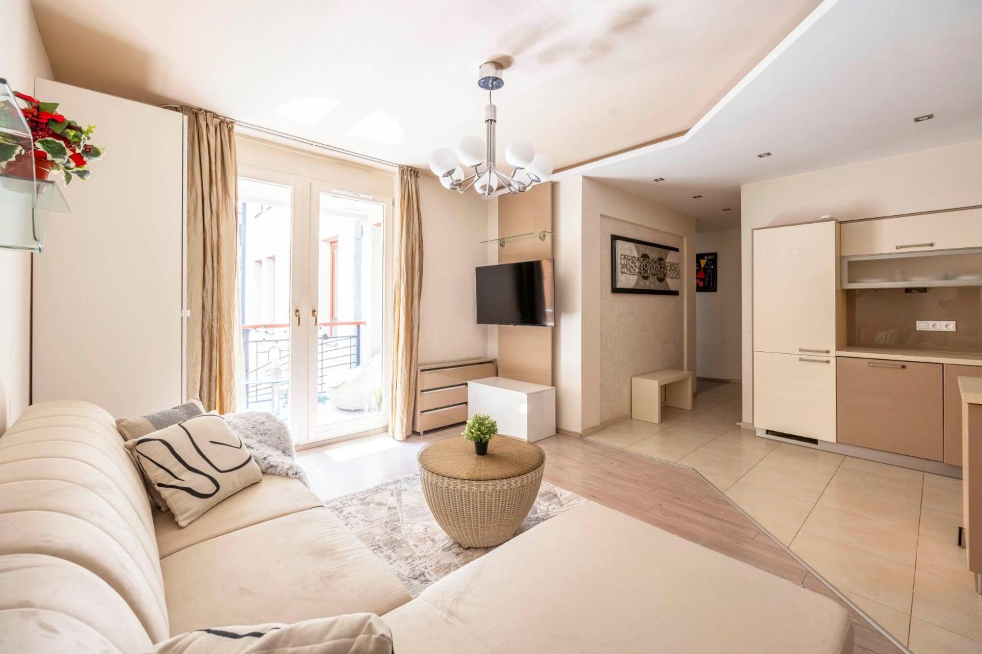 Exclusive Central Suite With Balcony By Prestige Homes Budapest Bagian luar foto