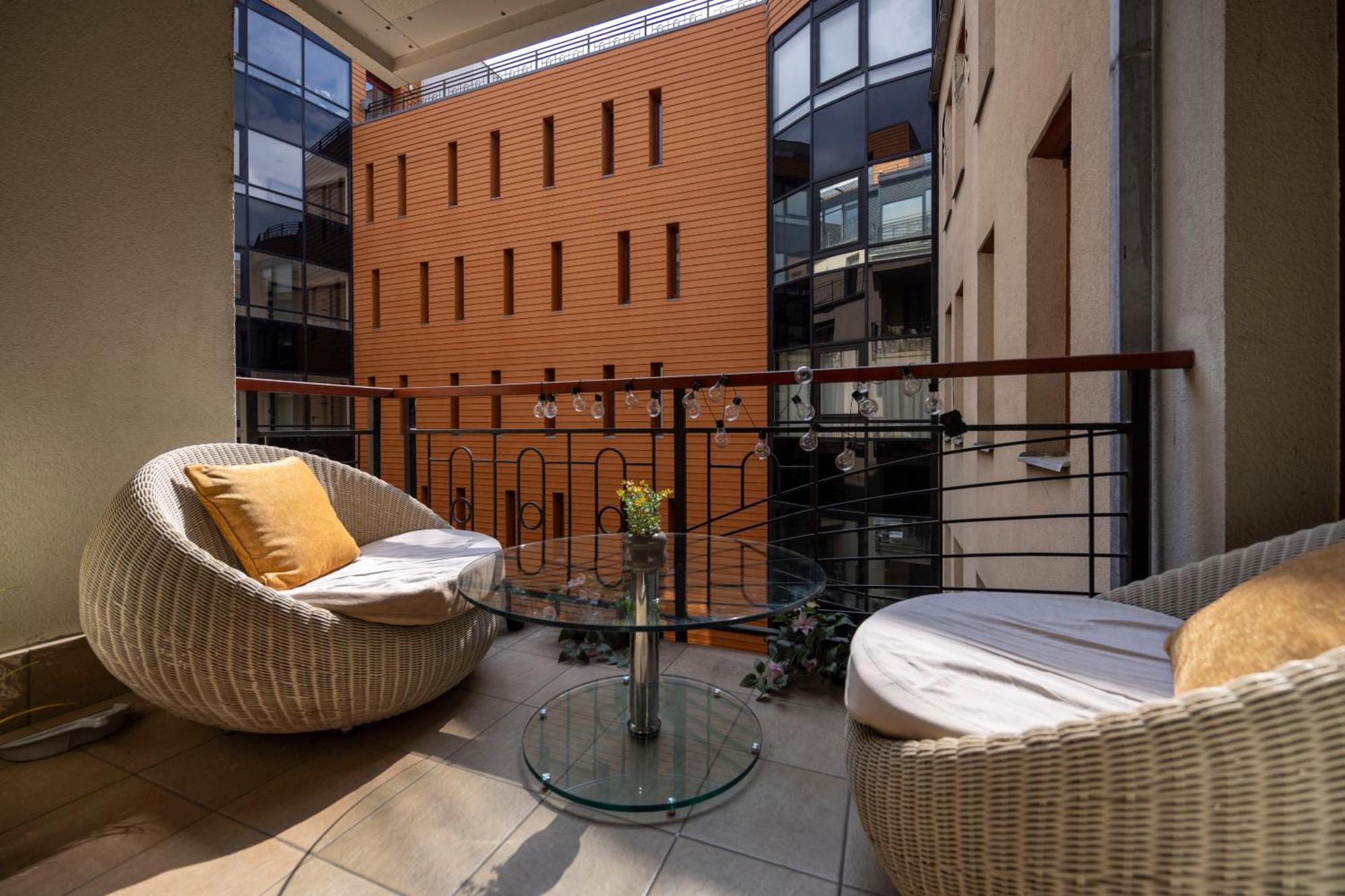 Exclusive Central Suite With Balcony By Prestige Homes Budapest Bagian luar foto