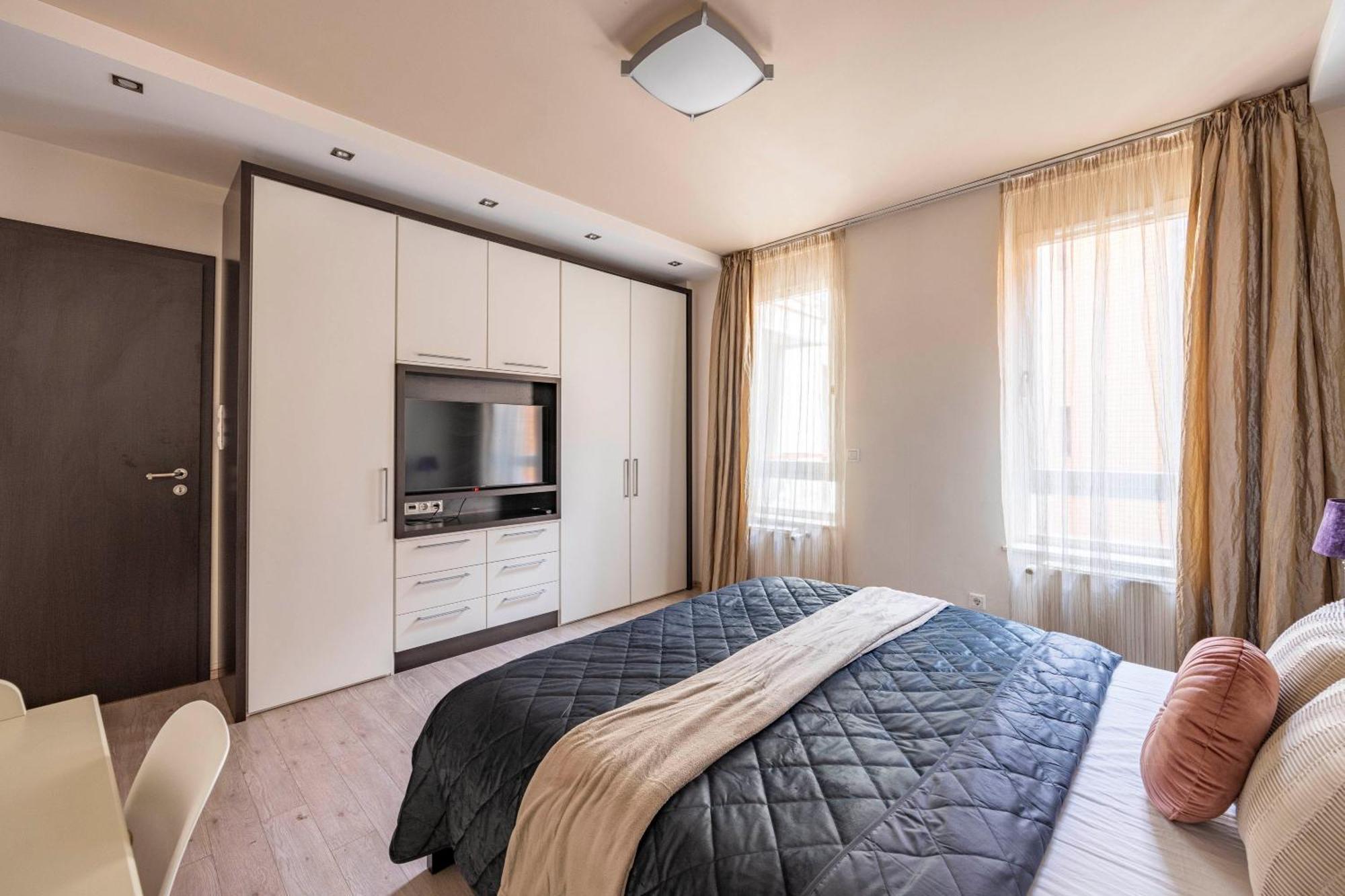 Exclusive Central Suite With Balcony By Prestige Homes Budapest Bagian luar foto